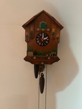 Nostalgische DDR Kuckucksuhr reparaturbedürftig