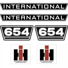 IHC International 654 Schwarz