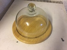 Käseglocke aus Glas mit