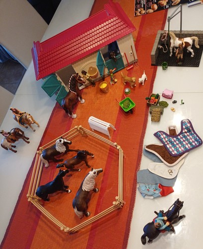 Schleich reiterhof mit koppel - reiterhof,