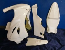 Rennverkleidung mit Höcker