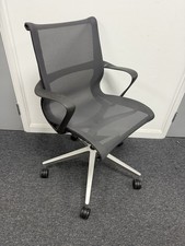 Herman Miller Setu Chefsessel