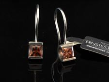 Ernstes Design Ohrringe