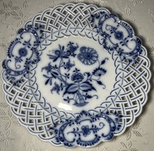 Zwiebelmuster großer Durchbruchtellerer, Teichert Porzellan in Meißen, 26.5 cm,