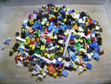 Lego ca. 500 Gramm Figuren, Figurenteile, Zubehör als Bastlerware