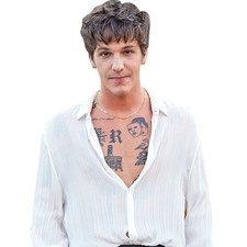 Tucker Pillsbury (Shirt) Halber Körper Buddy Ausschnitt