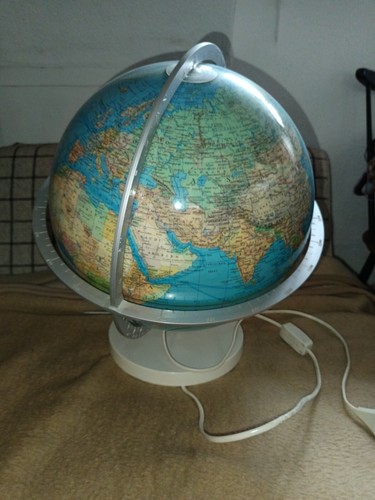 Beleuchteter globus - beleuchteter,