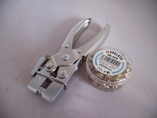 Ösenzange für Ösen mit 4 mm Durchmesser, incl. goldfarbener Ösen