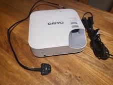 Casio XJ - V1 Beamer 2700