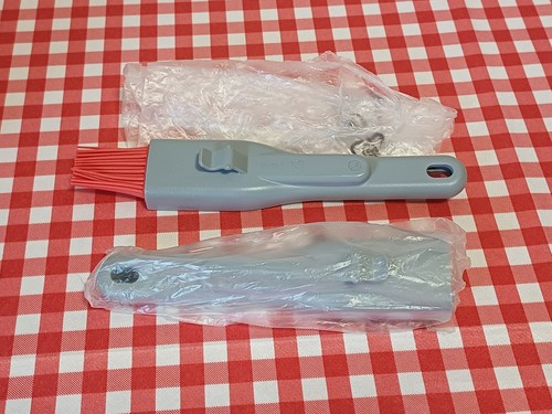 Tupperware 2 x - ,