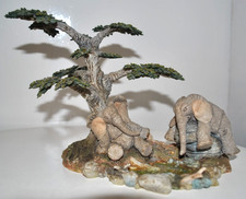 Tuskers Elefant Figur "Lazy