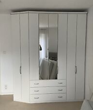 Kleiderschrank mit Spiegel