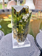 Turmalin Verdelith mit einem Gewicht von  900 Carat aus Kunar Nordost Afganistan