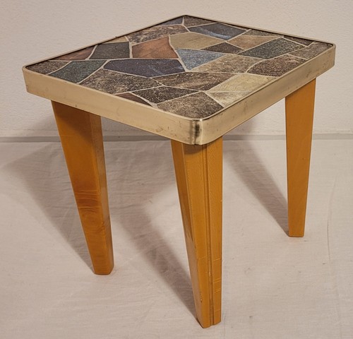 Blumenhocker nierentisch - blumenhocker,