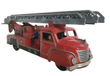 altes Feuerwehrauto von