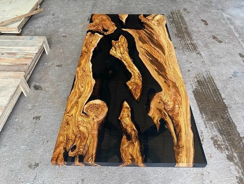 Black river epoxy walnut - black,