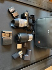 Sony Nex 5N mit zwei Objektiven Blitz Mikrofon
