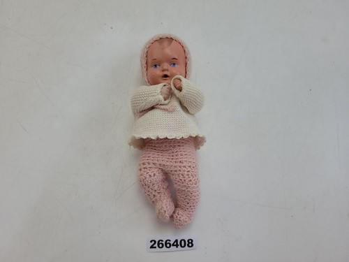 Puppe mit strickkleidung - puppe,