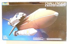 1/144 Revell 4736 - Space Shuttle Challenger & Booster Rockets - komplett