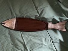 Groß Lachsbrett Fischplatte Fischbrett Servierplatte Holz Metall Montur