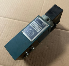 Bosch 0811160009 Druckschalter