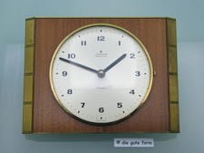 Gediegenes DESIGN - --