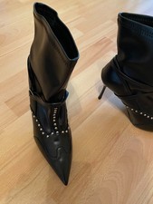 Schwarze High Heels