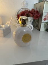 Mon Parfum Pearl M. Micallef