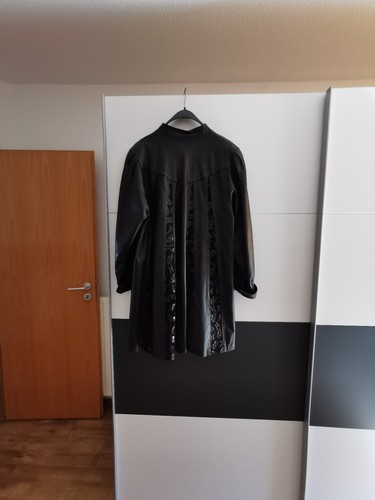 Schwarzer leder kurz mantel - schwarzer, kurz-mantel
