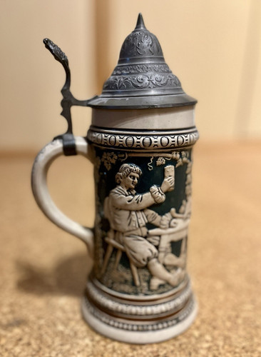Bierkrug mit zinndeckel - mit,