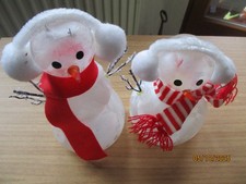 Winterfiguren "Schneemann-Pärchen" (geeist") mit LED/Farbwechsel, 6-Std.-Timer