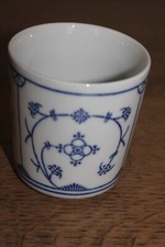 Seltener Becher  Blau Saks Indisch Blau Strohblumenmuster , 77mm H, 73mm DM