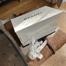 CHANEL Box Leerkarton