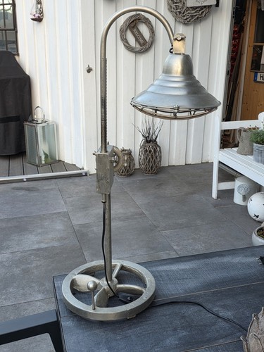 Tischlampe - , im
