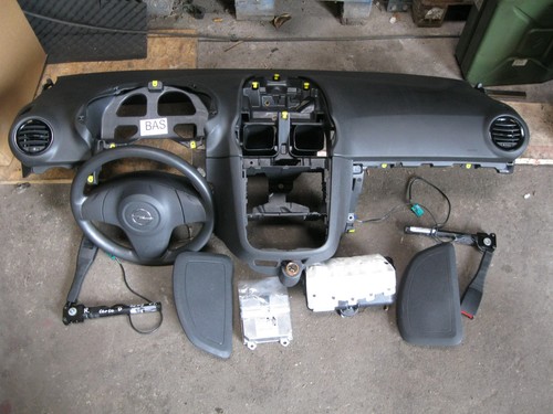 Opel corsa amaturenbrett - opel,