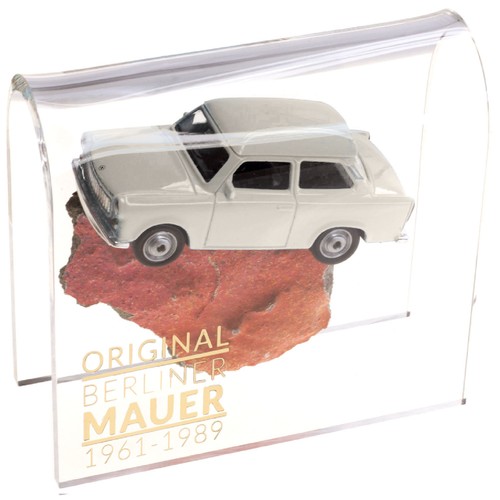 Trabant auf original berliner - trabant,