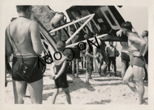 Foto WK2 Flugzeug auf Strand