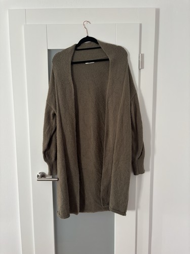Khakigrüne strickjacke von - strickjacke,