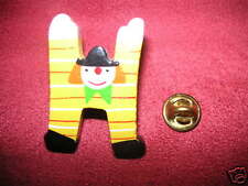 "Sevi"  H - Buchstaben, Mädchen Anstecker Anstecknadel