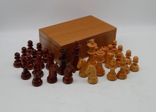 Schachfiguren aus Holz