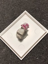 Bixbit, roter Beryll, Ruby