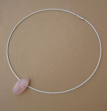 Rosenquarz Navette Anhänger auf 45 cm Stahl Halsreif weiß mit Drehverschluss