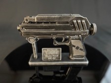 Star Wars - Clone Trooper DC-17 Blaster + Ständer - SAMMLERSTÜCK !!!