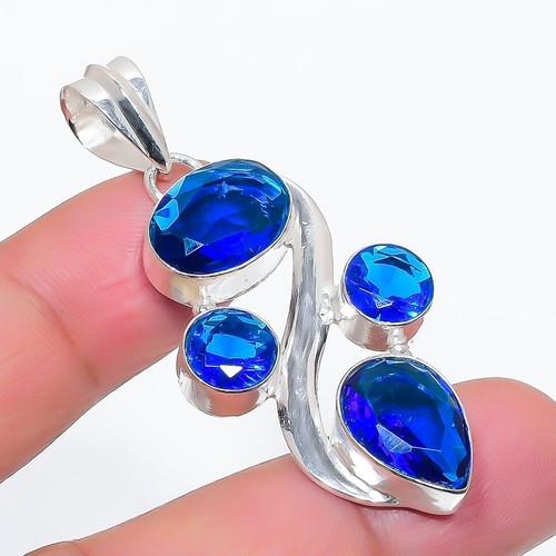 Handgefertigter blauer