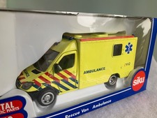 SIKU 2108 MB Sprinter Rettungswagen Ambulance, Auslandsmodell Niederlande 1:50