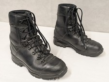 LOWA Black Leather Goretex