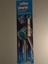 ORAL-B FLEXISOFT TOOTHBRUSH (1