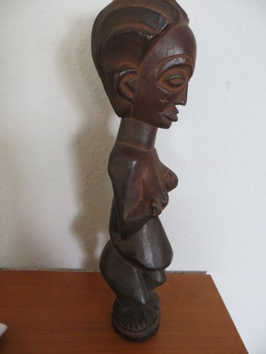 Weibliche orig stammesfigur - ,
