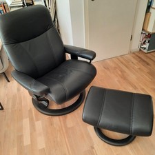 Stressless Sessel schwarz mit Hocker