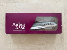 Qatar Airways Airbus A380 1:200 Modell Fahrwerk & Ständer